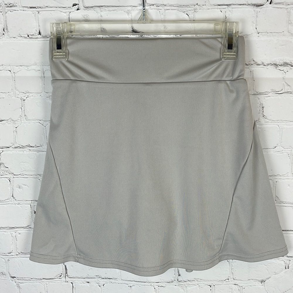 Light Gray Back Pleated Skort Size Small